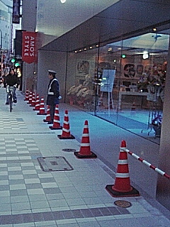 店舗前