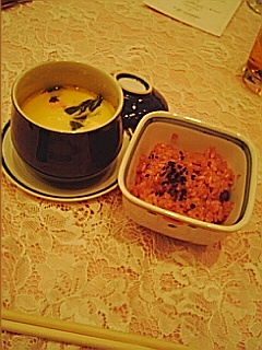 赤飯と茶碗蒸し