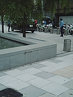 人が歩けば
