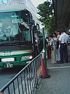 リーガロイヤル行き無料バス
