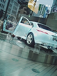 変な車
