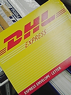 DHLが来た