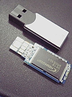 USBメモリ分解