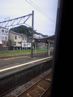 津幡駅通過