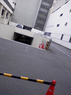 横の駐車場