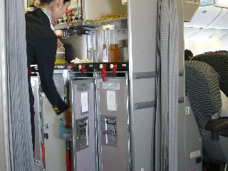 客室乗務員のお仕事２
