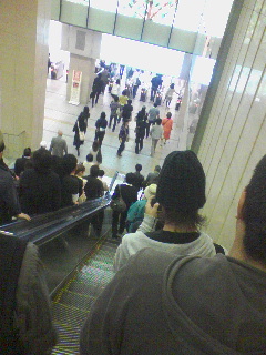 左を空ける