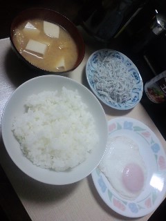 本日の朝食兼昼食