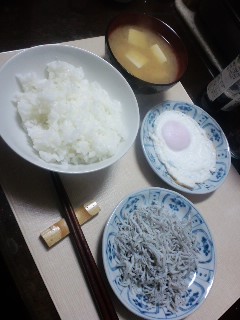 本日の朝食兼昼食