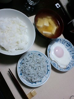 本日の朝食兼昼食