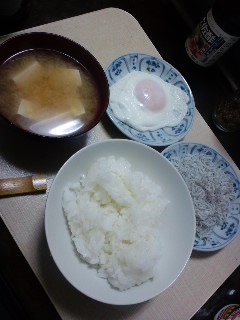 本日の朝食兼昼食