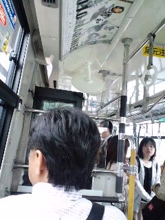 次はバス