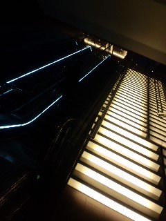 ラウンジへの階段