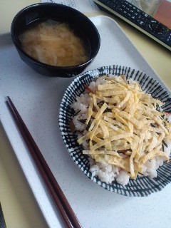 本日の朝食兼昼食