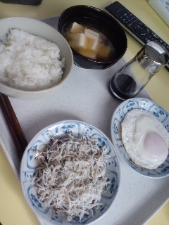本日の朝食兼昼食