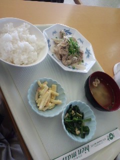 本日の朝食兼昼食
