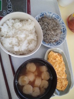 本日の朝食兼昼食