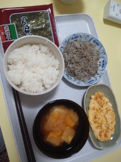 本日の朝食兼昼食