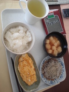 本日の朝食兼昼食