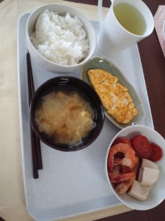 本日の朝食兼昼食