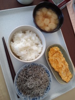 本日の朝食兼昼食