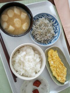 本日の朝食兼昼食