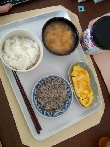 本日の朝食兼昼食