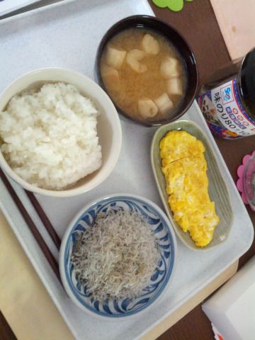 本日の朝食兼昼食