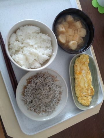 本日の朝食兼昼食