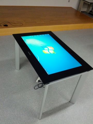 パソコン内蔵型テーブル