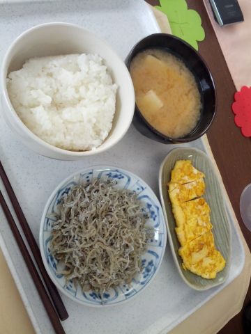 本日の朝食兼昼食