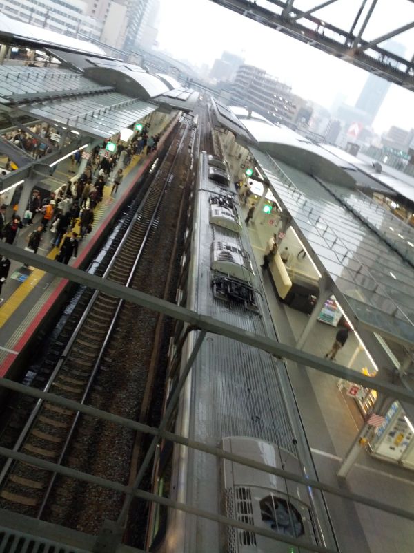 大阪駅ホームの屋根