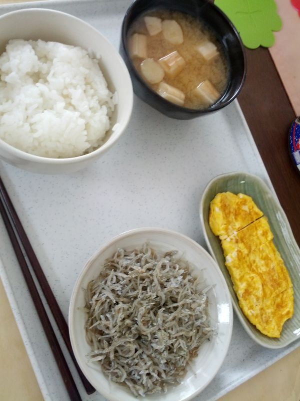 本日の朝食兼昼食