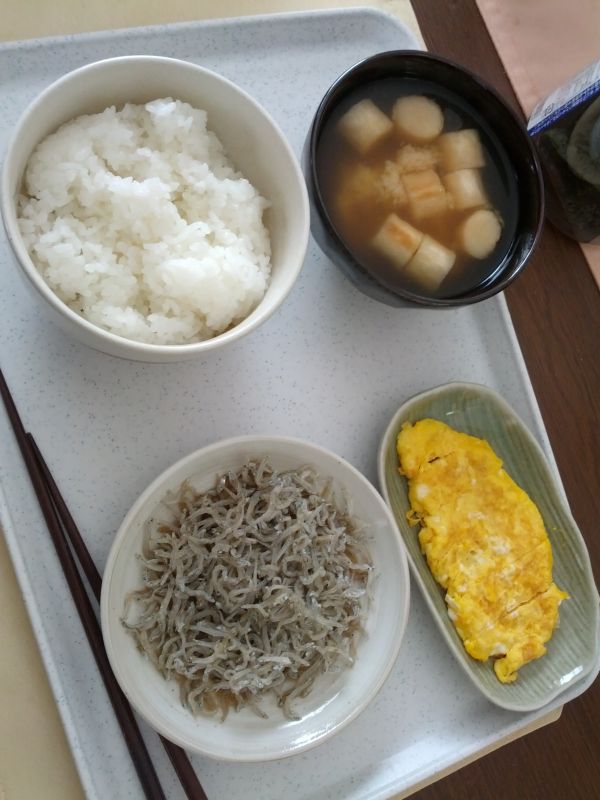 本日の朝食兼昼食