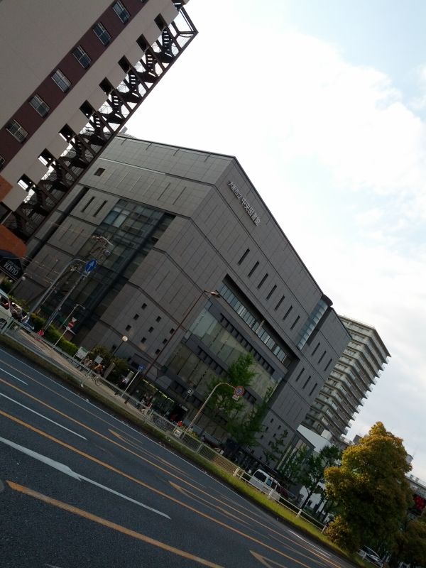 大阪市立中央図書館