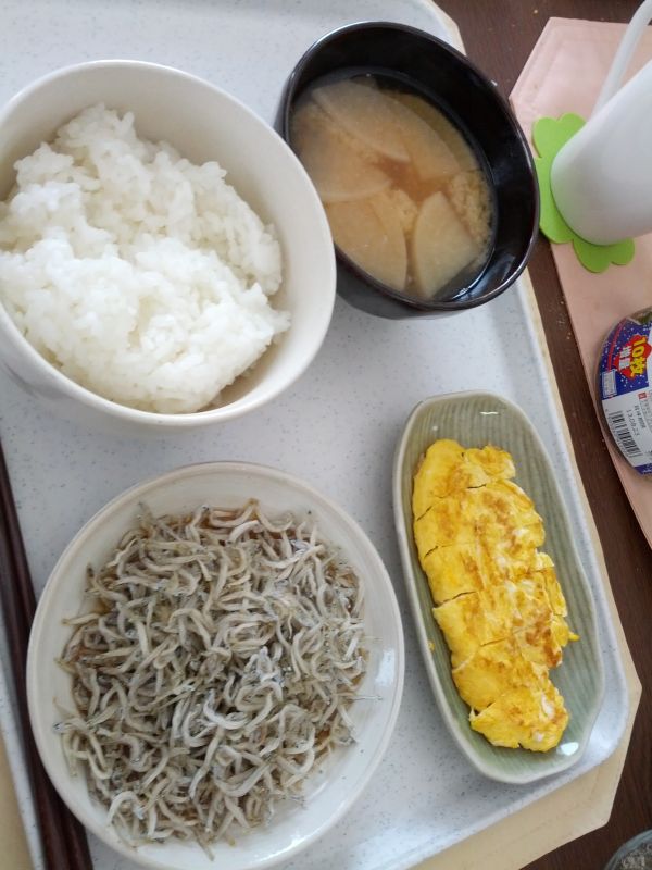 本日の朝食兼昼食