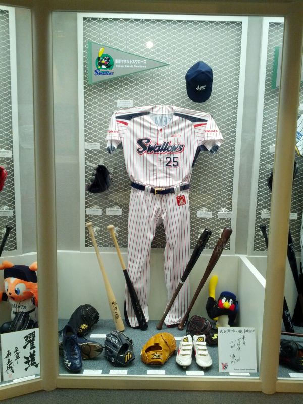 東京ヤクルトスワローズ