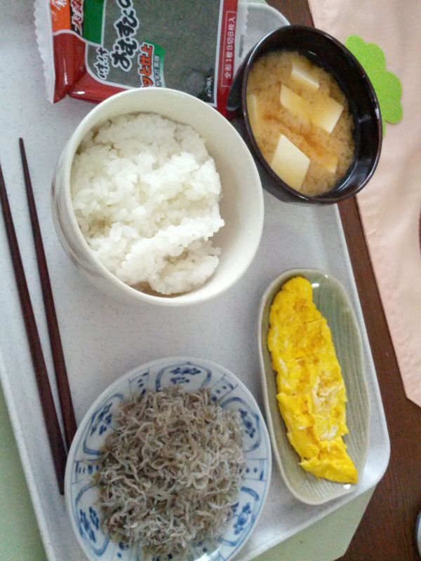 本日の朝食兼昼食