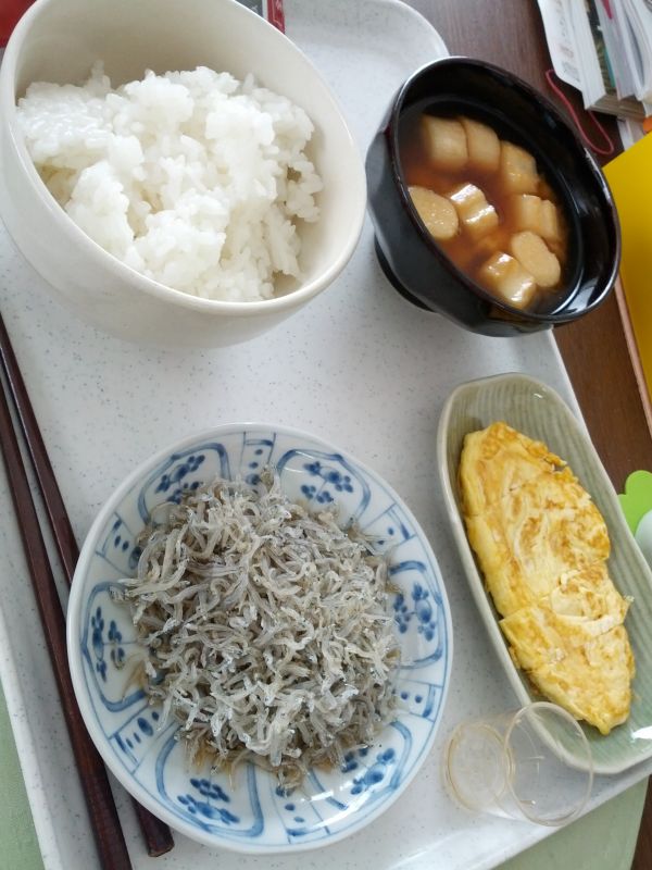 本日の朝食兼昼食