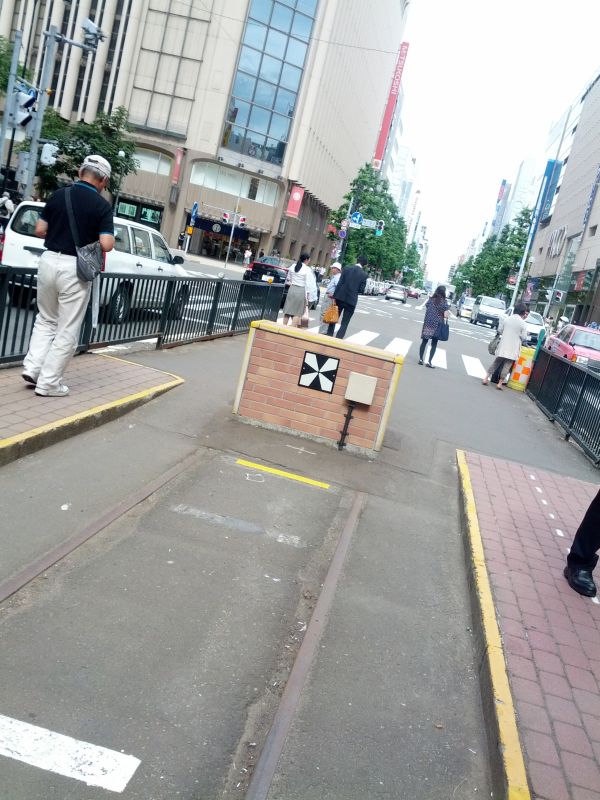 市電西４丁目駅側ドンツキ
