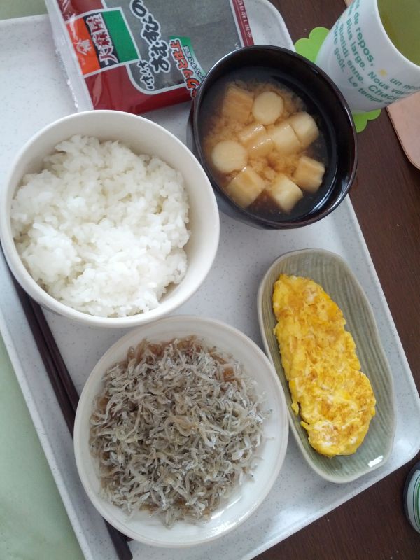 本日の朝食兼昼食