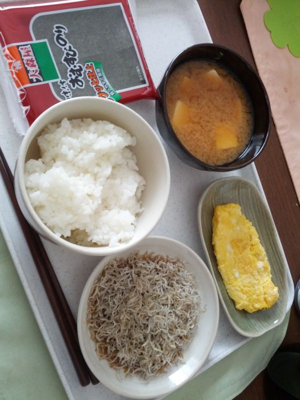 本日の朝食兼昼食