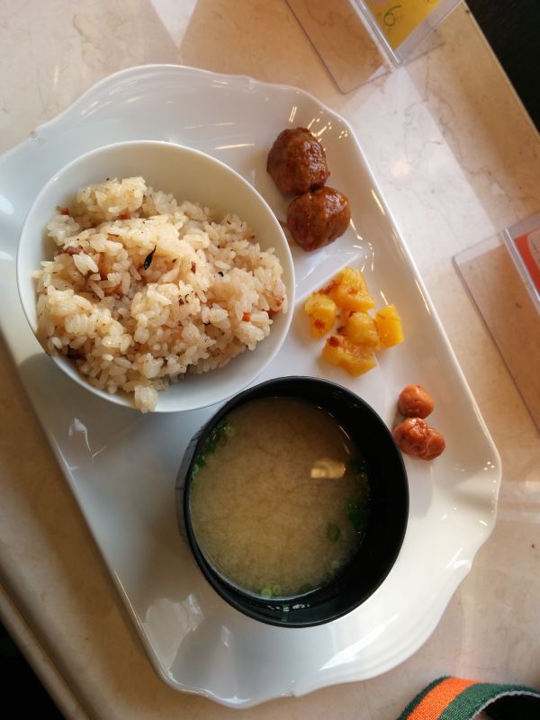 本日の朝食２