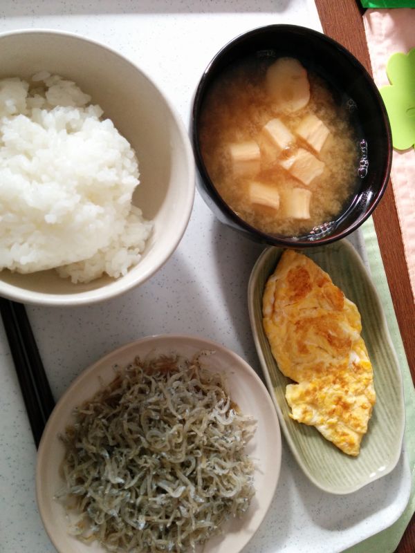 本日の朝食兼昼食