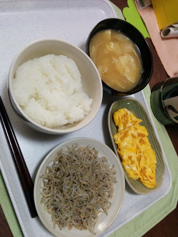 本日の朝食兼昼食