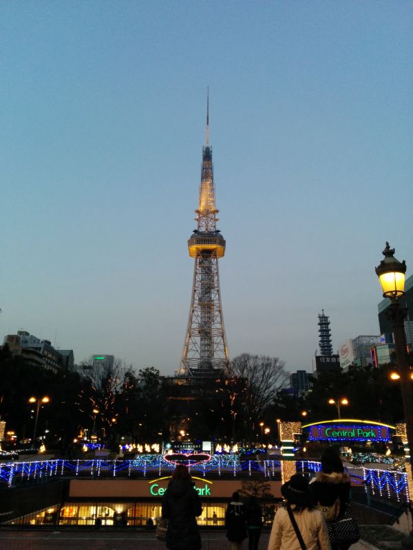 夕方の名古屋テレビ塔