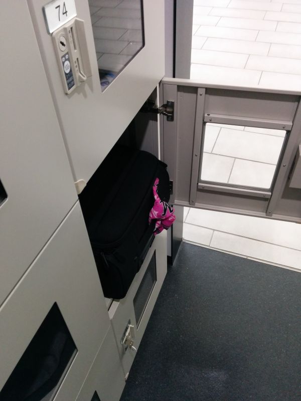 コインロッカー