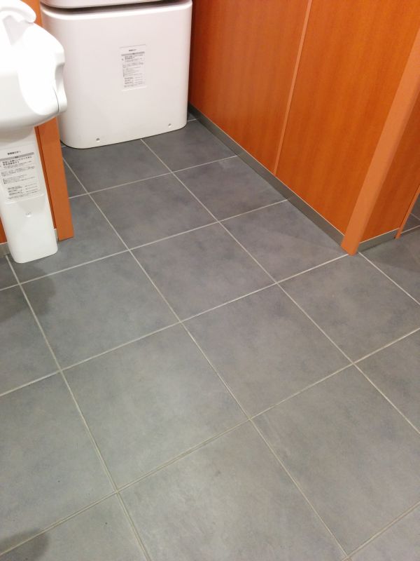 トイレの床