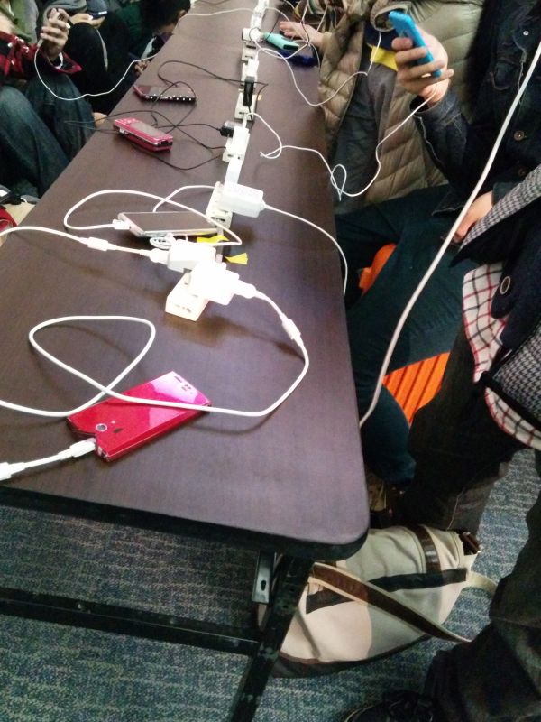 充電コーナー