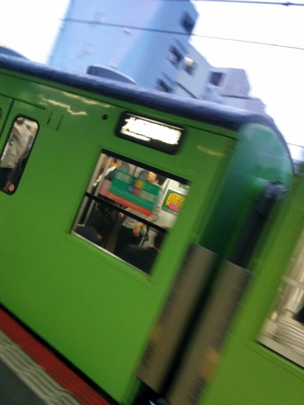 緑色の大阪環状線